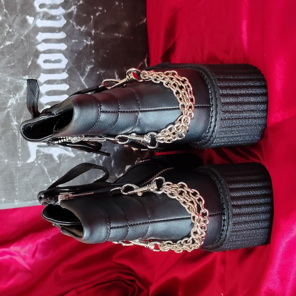 Demonia V-Creeper Black Platform Boots with Chain Detail - Picture 4 of 7